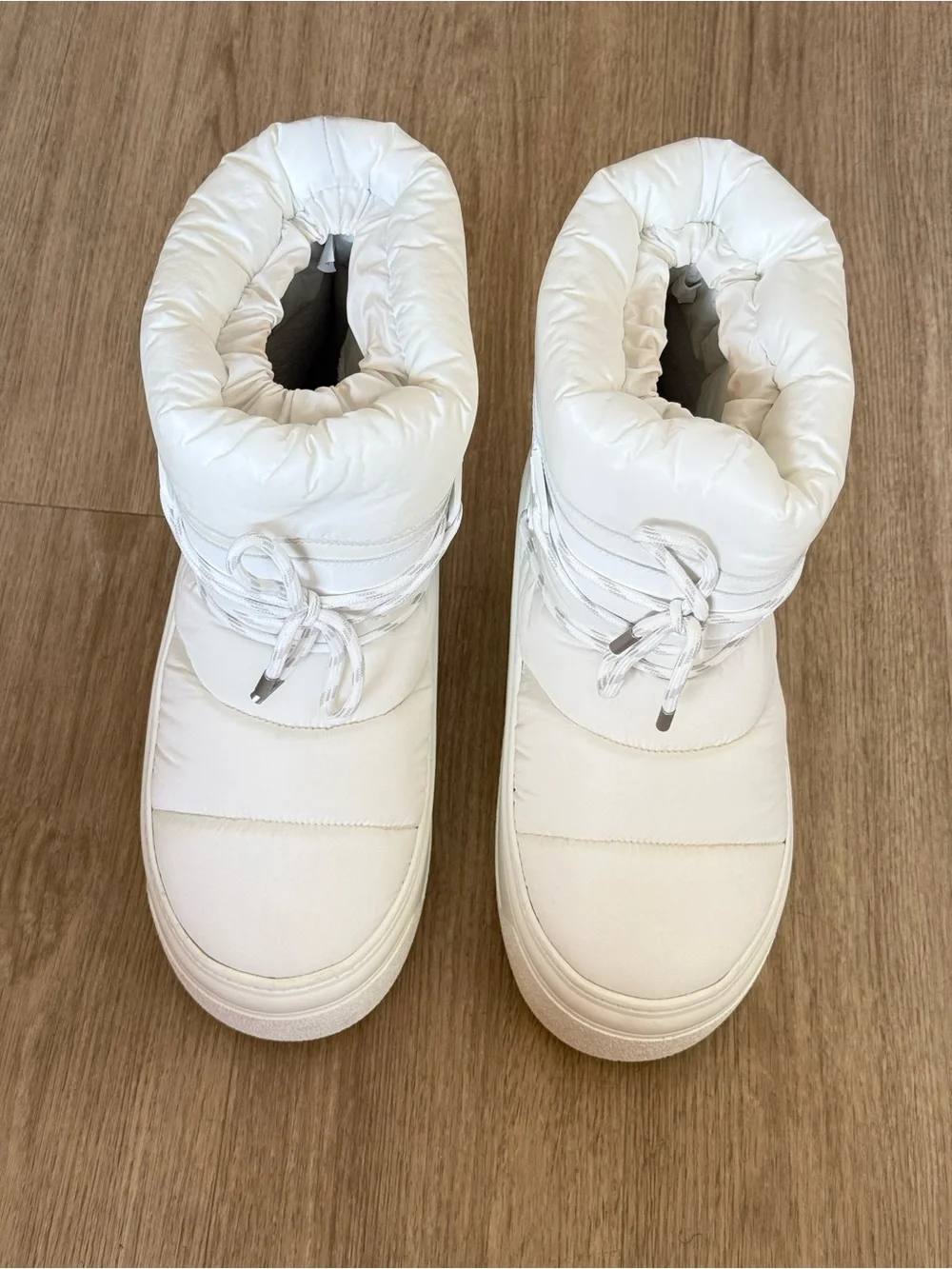 Maison Martin Margiela White Puffer Snow Boots